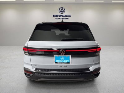 2025 Volkswagen Taos SE Black