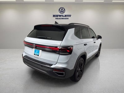 2025 Volkswagen Taos SE Black