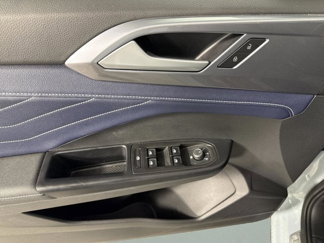 2025 Volkswagen Taos SEL