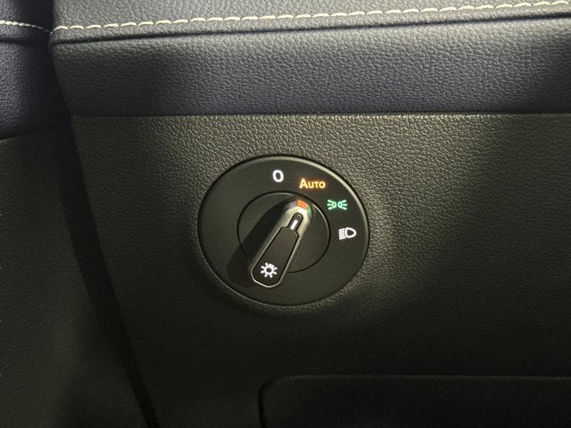 2025 Volkswagen Taos SEL