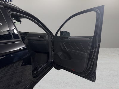 2024 Volkswagen Tiguan SE R-Line Black