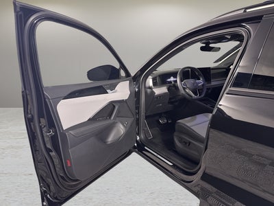 2025 Volkswagen Tiguan SE R-Line Black