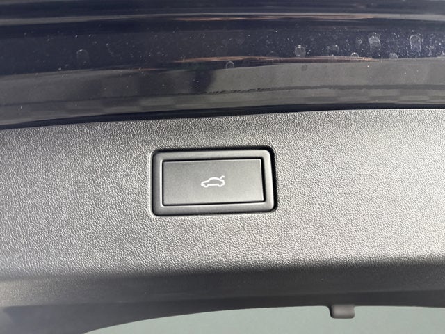 2025 Volkswagen Tiguan SE R-Line Black