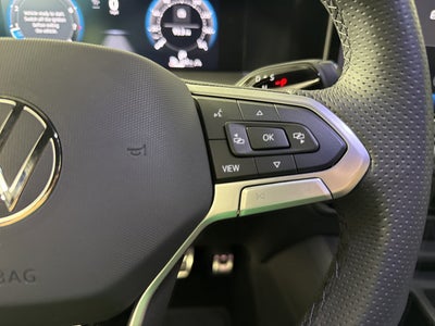 2025 Volkswagen Tiguan SE R-Line Black