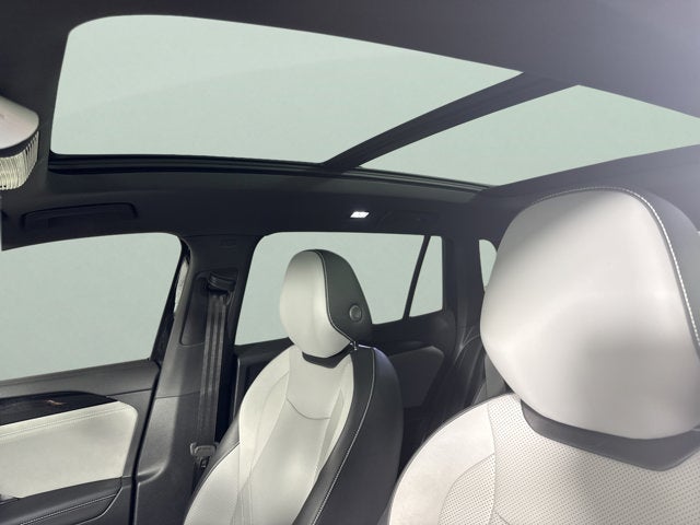 2025 Volkswagen Tiguan SE R-Line Black