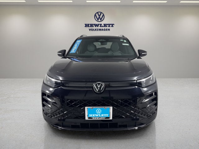 2025 Volkswagen Tiguan SE R-Line Black