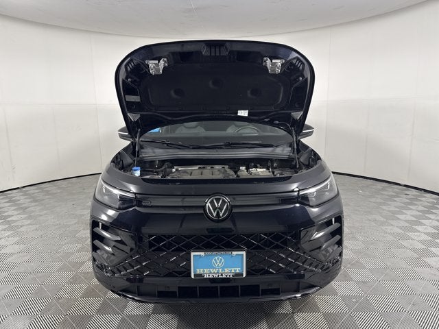 2025 Volkswagen Tiguan SE R-Line Black