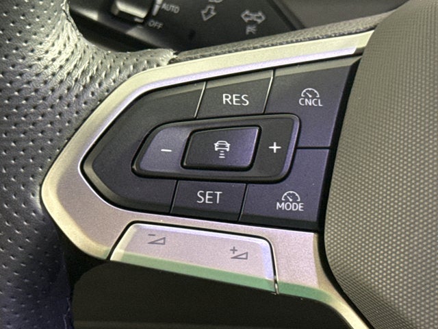 2025 Volkswagen Tiguan SE R-Line Black