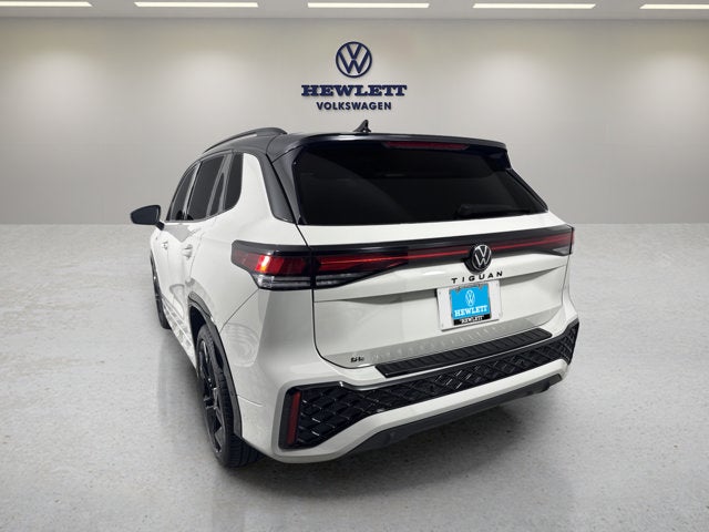 2025 Volkswagen Tiguan SE R-Line Black