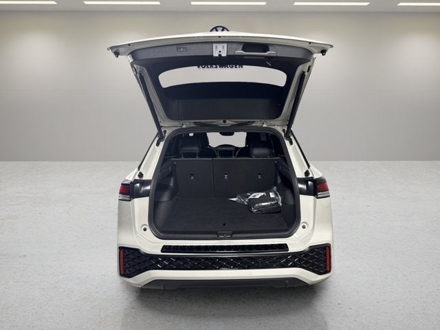 2025 Volkswagen Tiguan SE R-Line Black