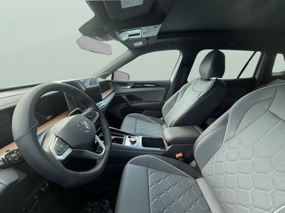 2025 Volkswagen Tiguan SEL R-Line