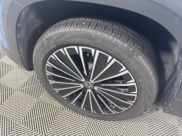 2025 Volkswagen Taos SE