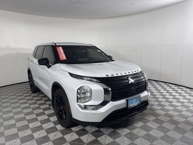 2023 Mitsubishi Outlander SE Black Edition