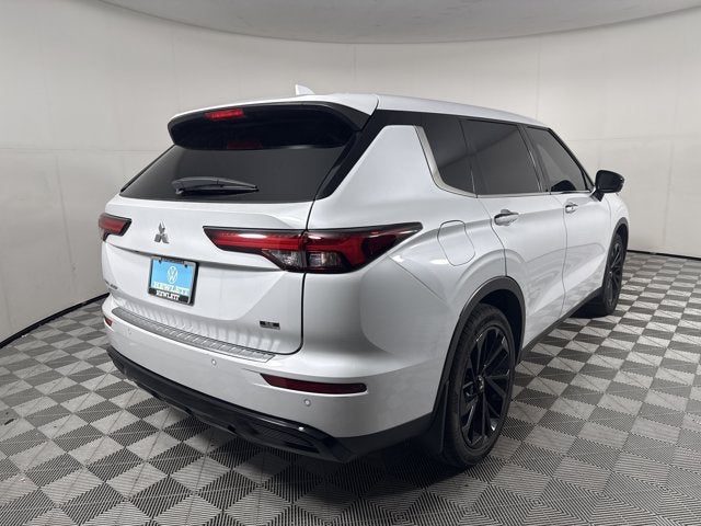 2023 Mitsubishi Outlander SE Black Edition