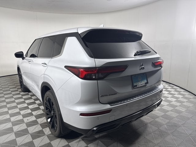 2023 Mitsubishi Outlander SE Black Edition