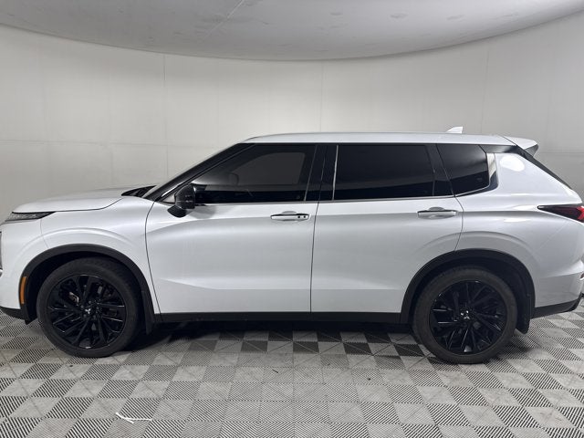 2023 Mitsubishi Outlander SE Black Edition
