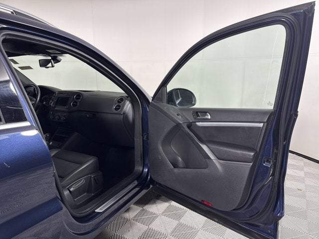 2016 Volkswagen Tiguan R-Line