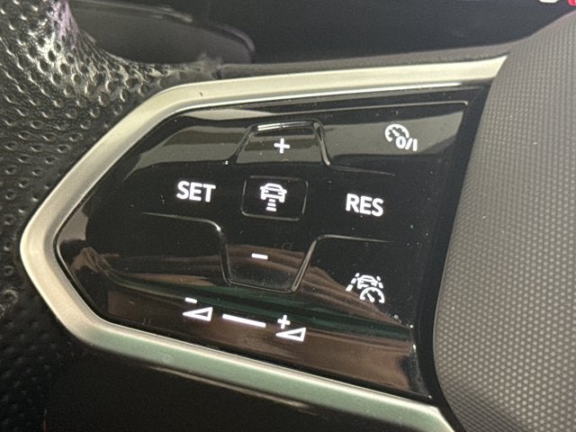 2023 Volkswagen Golf GTI SE