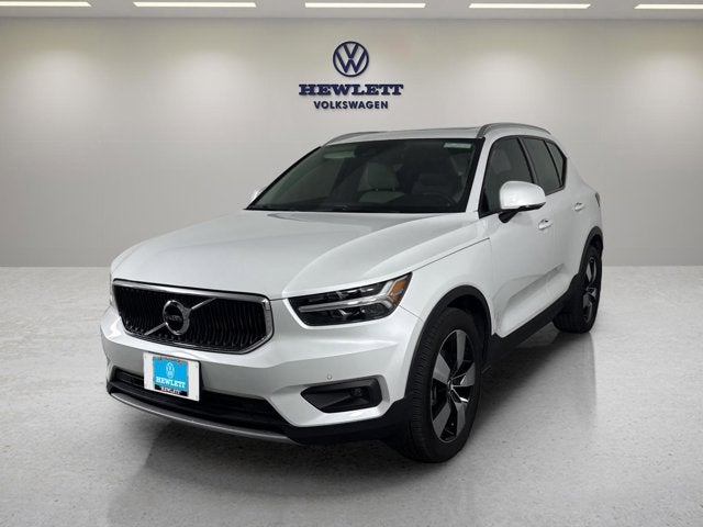 2021 Volvo XC40 Momentum