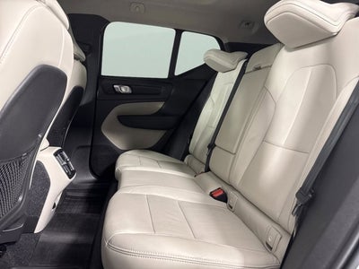 2021 Volvo XC40 Momentum