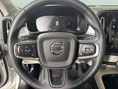 2021 Volvo XC40 Momentum