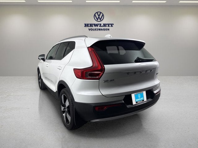 2021 Volvo XC40 Momentum