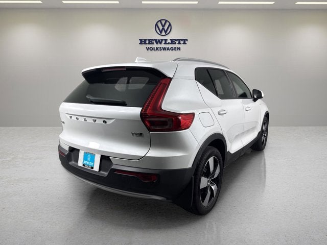 2021 Volvo XC40 Momentum