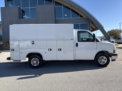 2025 Chevrolet Express Cutaway 3500 Base