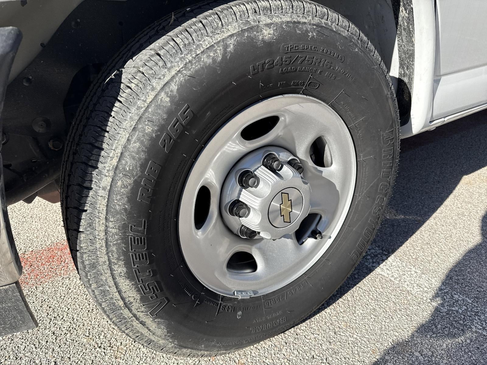 2025 Chevrolet Express Cutaway 3500 Base