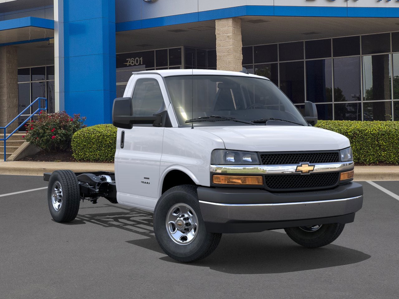 2025 Chevrolet Express Cutaway 3500 Base