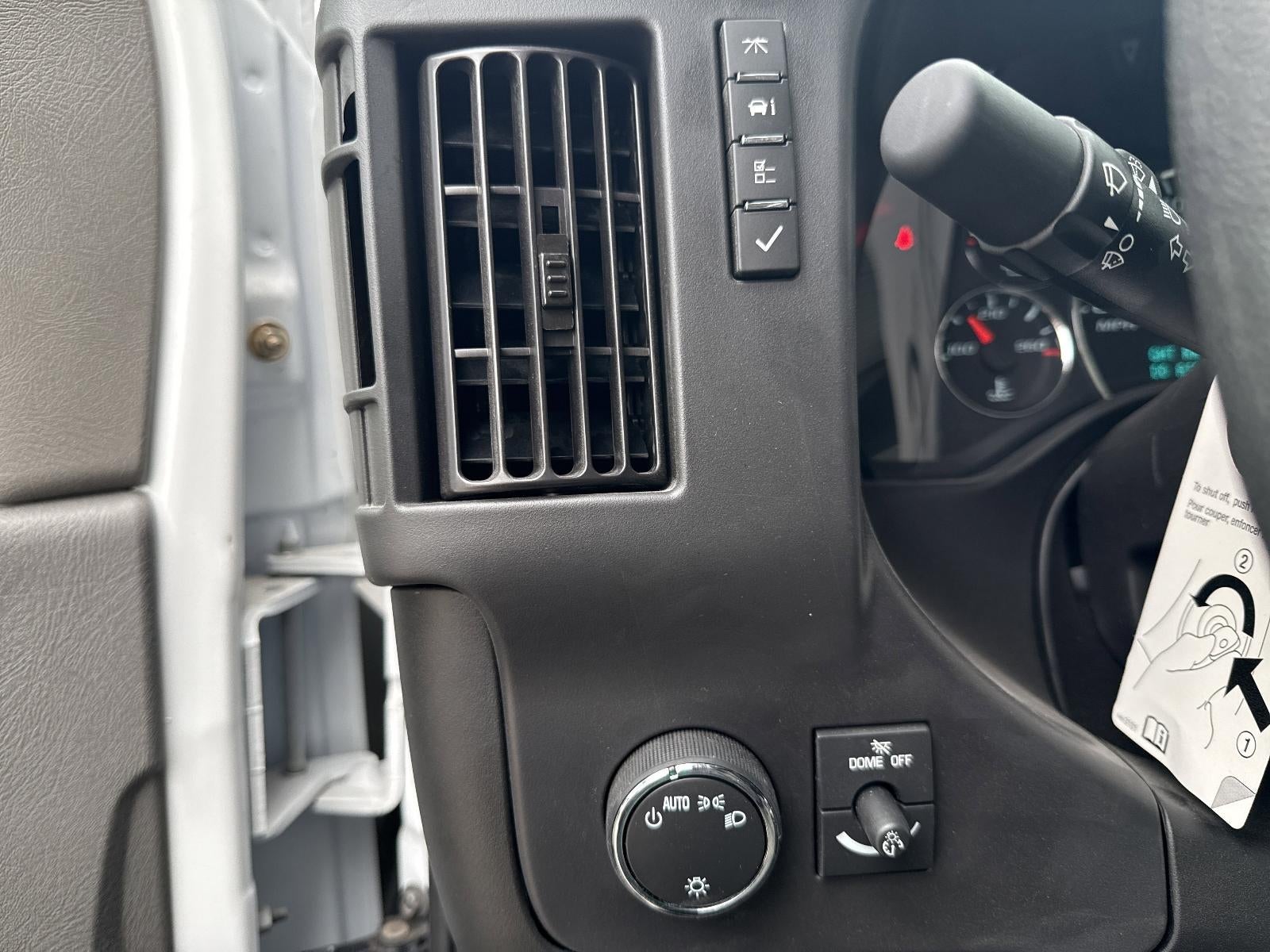 2025 Chevrolet Express Cutaway 3500 Base