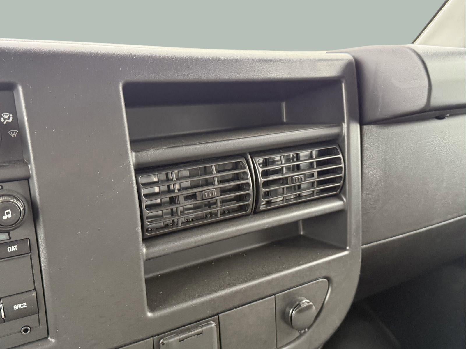 2024 Chevrolet Express Cutaway 3500 Base