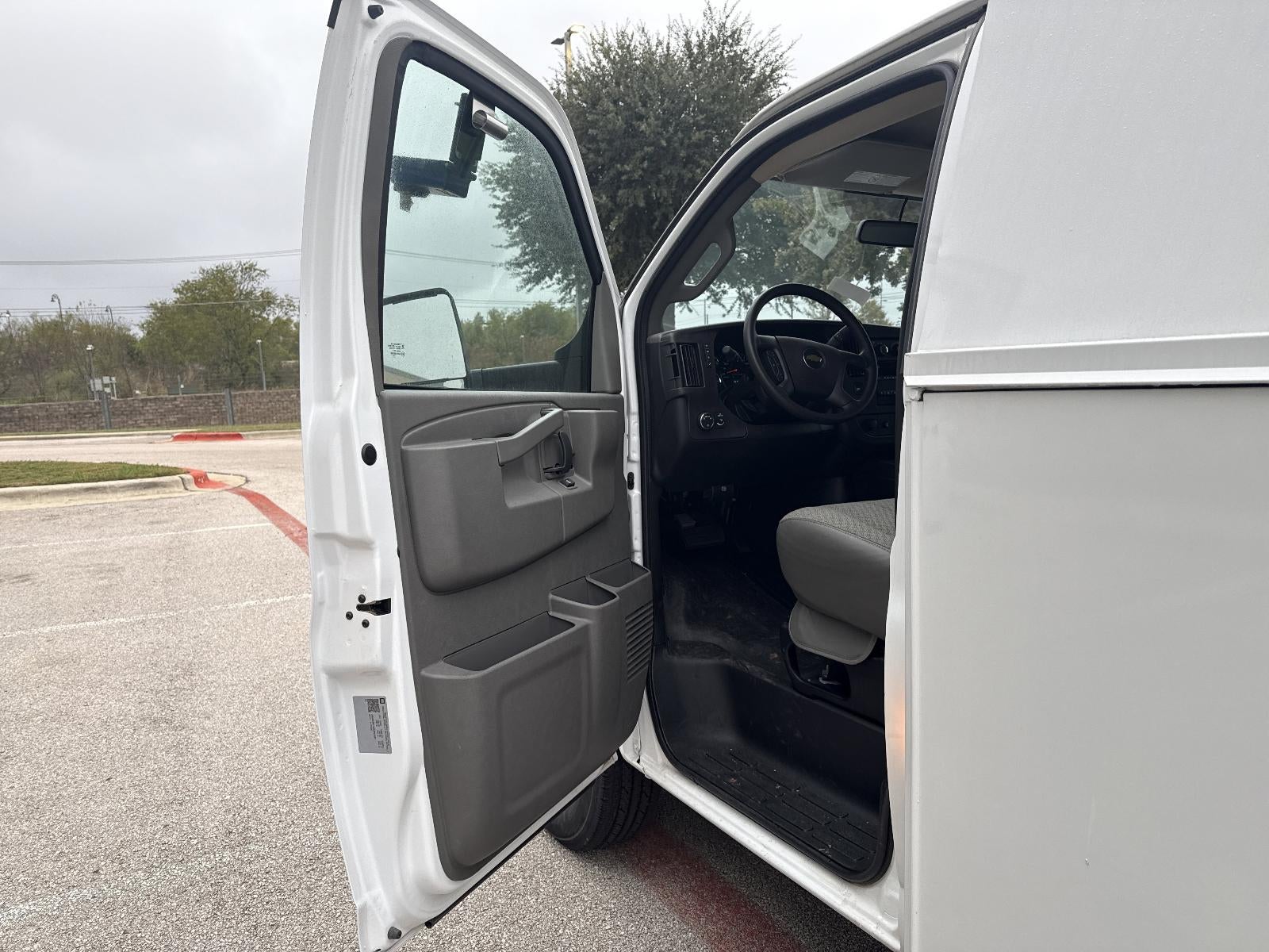 2025 Chevrolet Express Cutaway 3500 Base