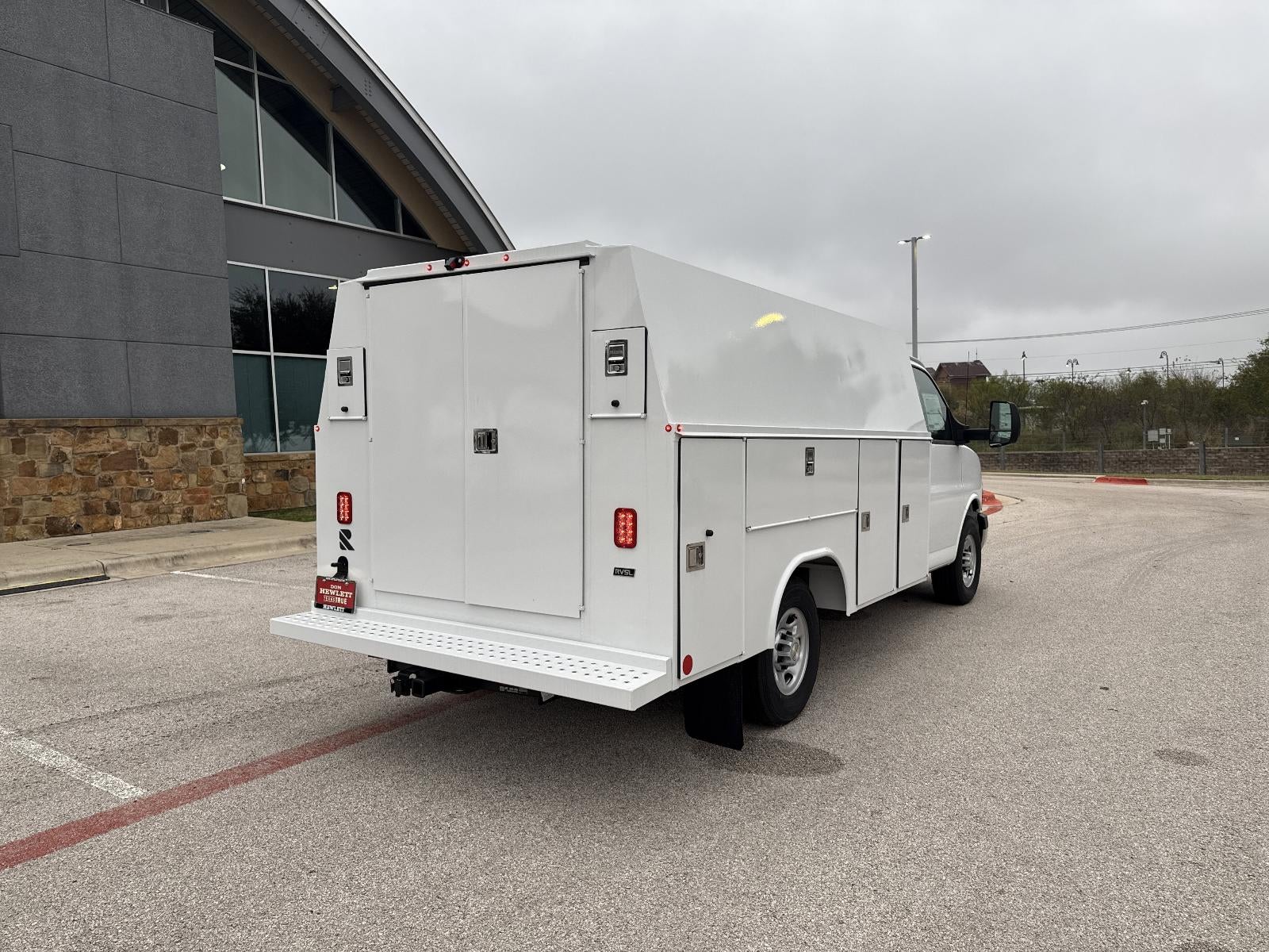 2025 Chevrolet Express Cutaway 3500 Base