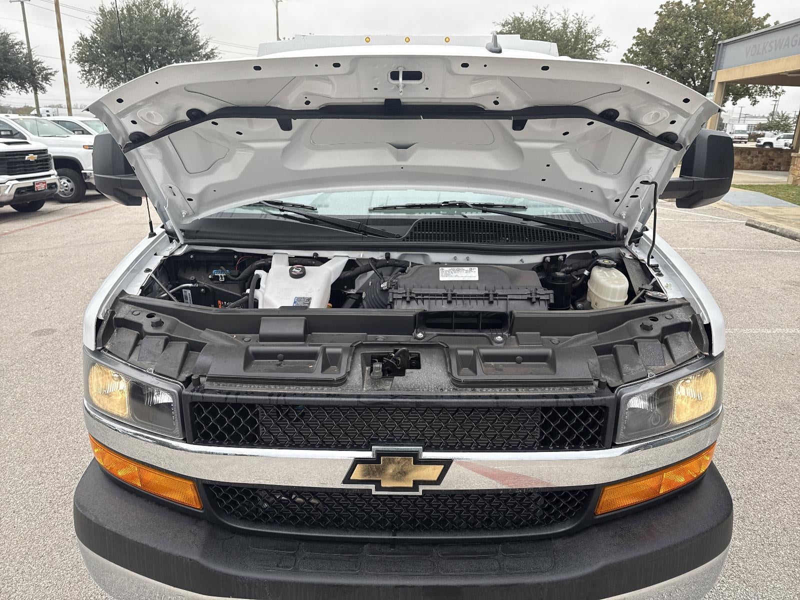 2025 Chevrolet Express Cutaway 3500 Base