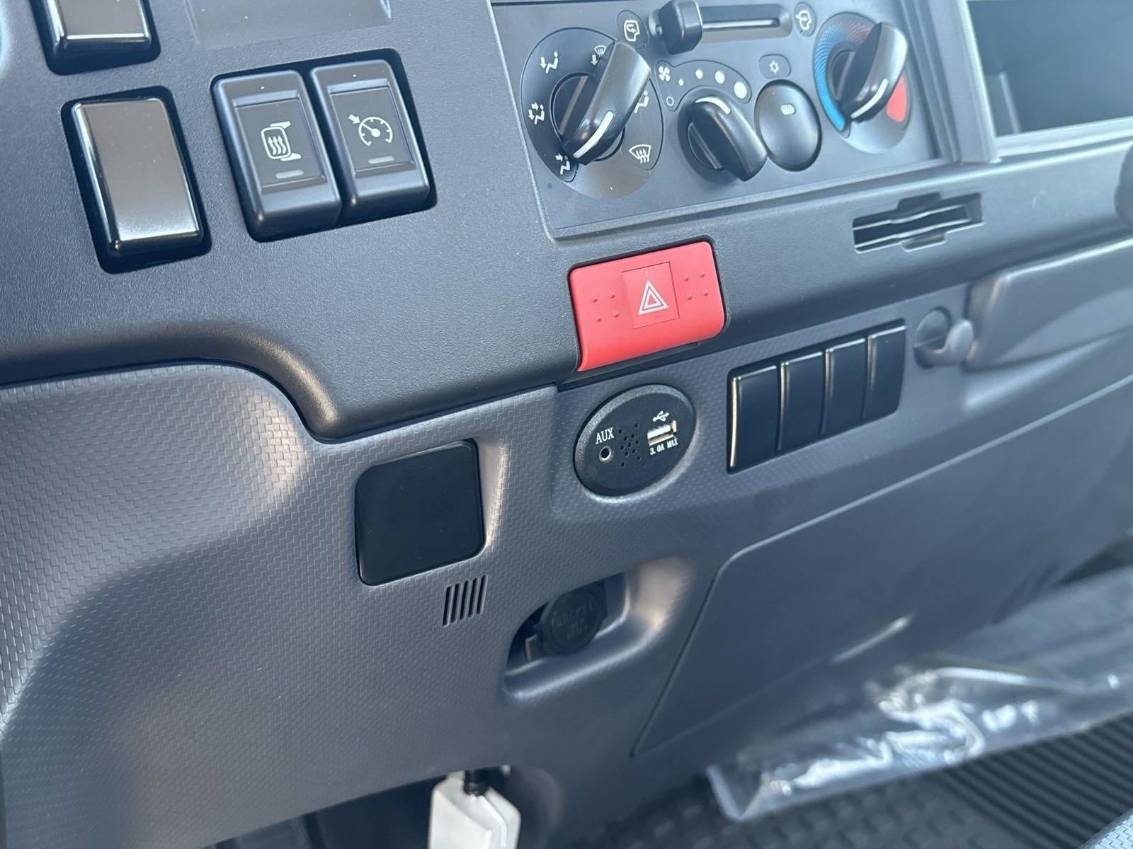 2025 Chevrolet Low Cab Forward 5500 XG NA