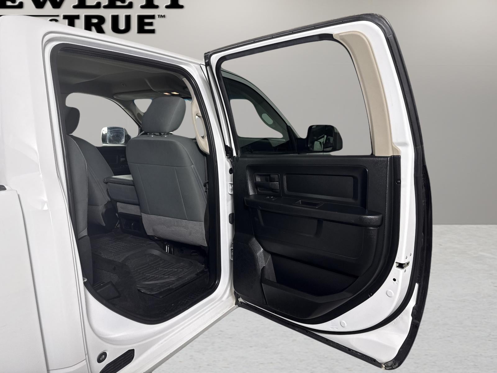 2018 RAM 1500 Tradesman Crew Cab 4x4 5'7" Box