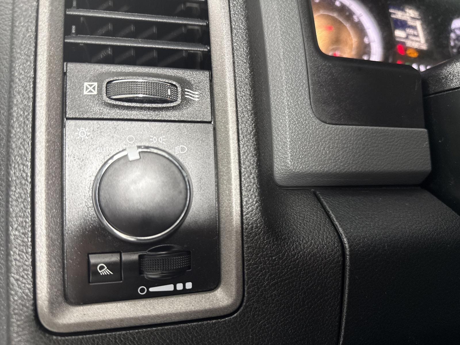 2018 RAM 1500 Tradesman Crew Cab 4x4 5'7" Box