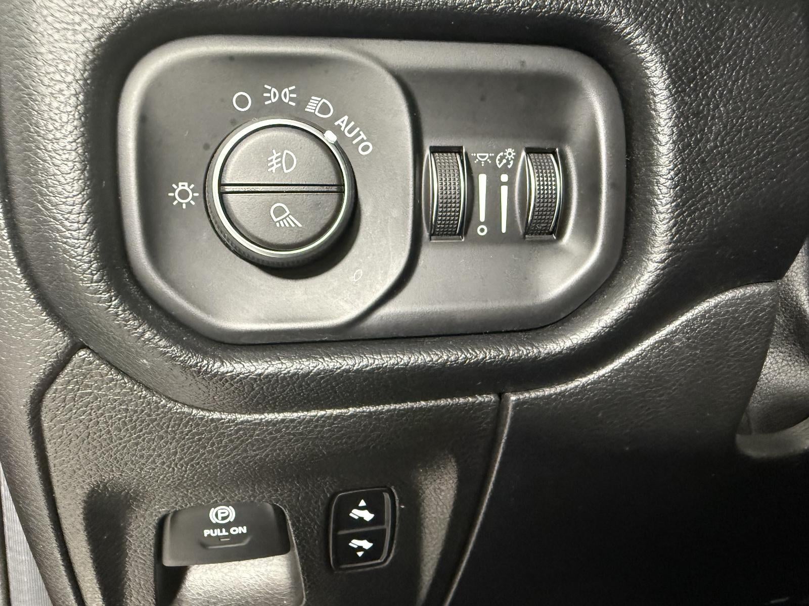 2019 RAM 1500 Big Horn/Lone Star Crew Cab 4x2 5'7" Box