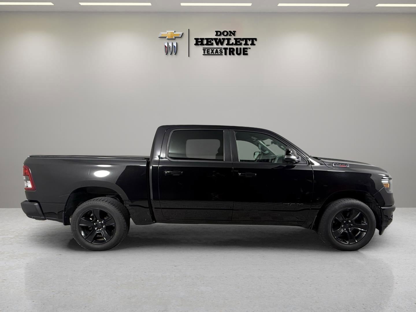 2022 RAM 1500 Lone Star Crew Cab 4x4 5'7" Box