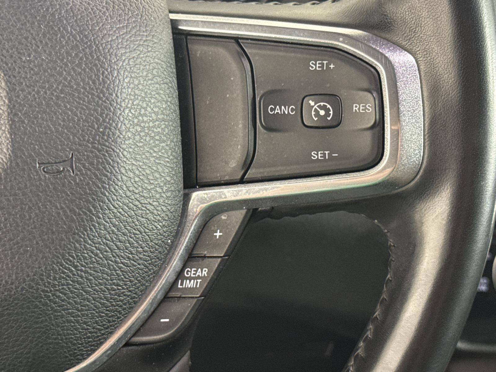 2021 RAM 1500 Laramie Crew Cab 4x4 5'7" Box