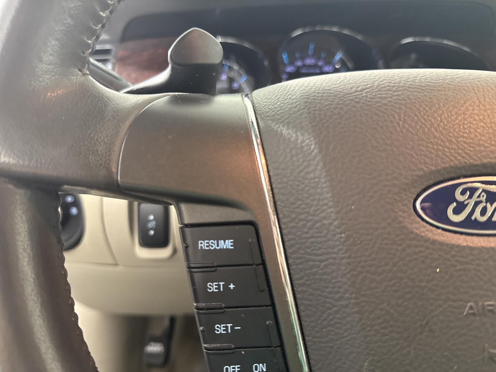 2011 Ford Taurus SEL