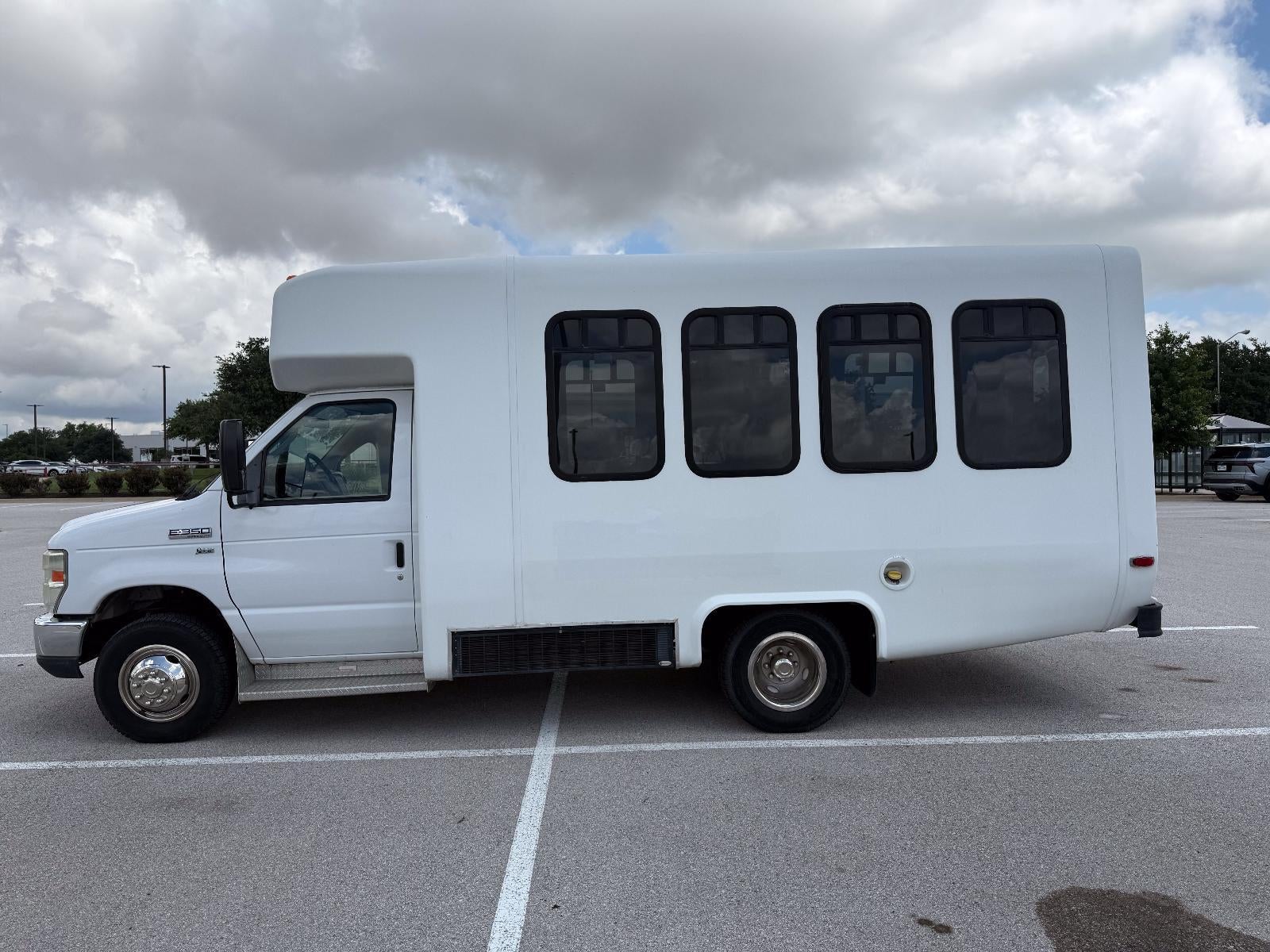 2013 Ford Econoline Passenger Van 14 Passenger Van