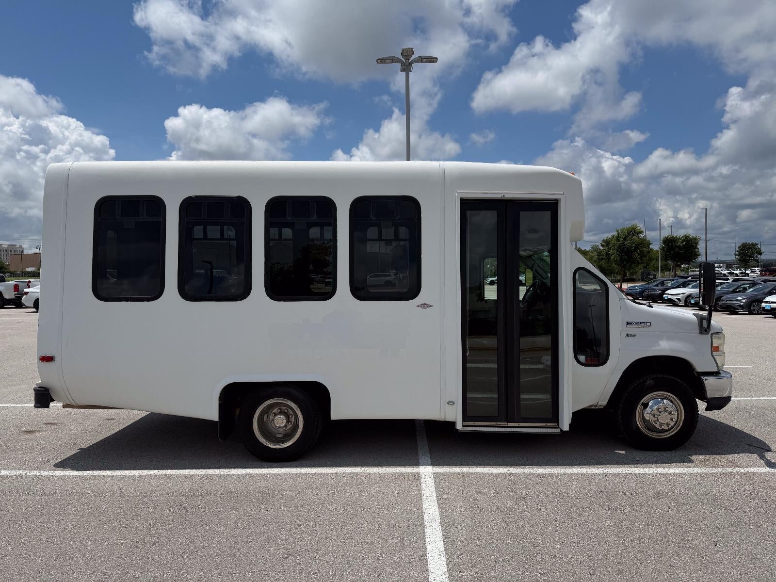 2013 Ford Econoline Passenger Van 14 Passenger Van