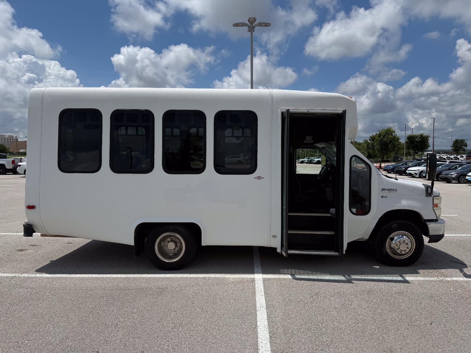2013 Ford Econoline Passenger Van 14 Passenger Van