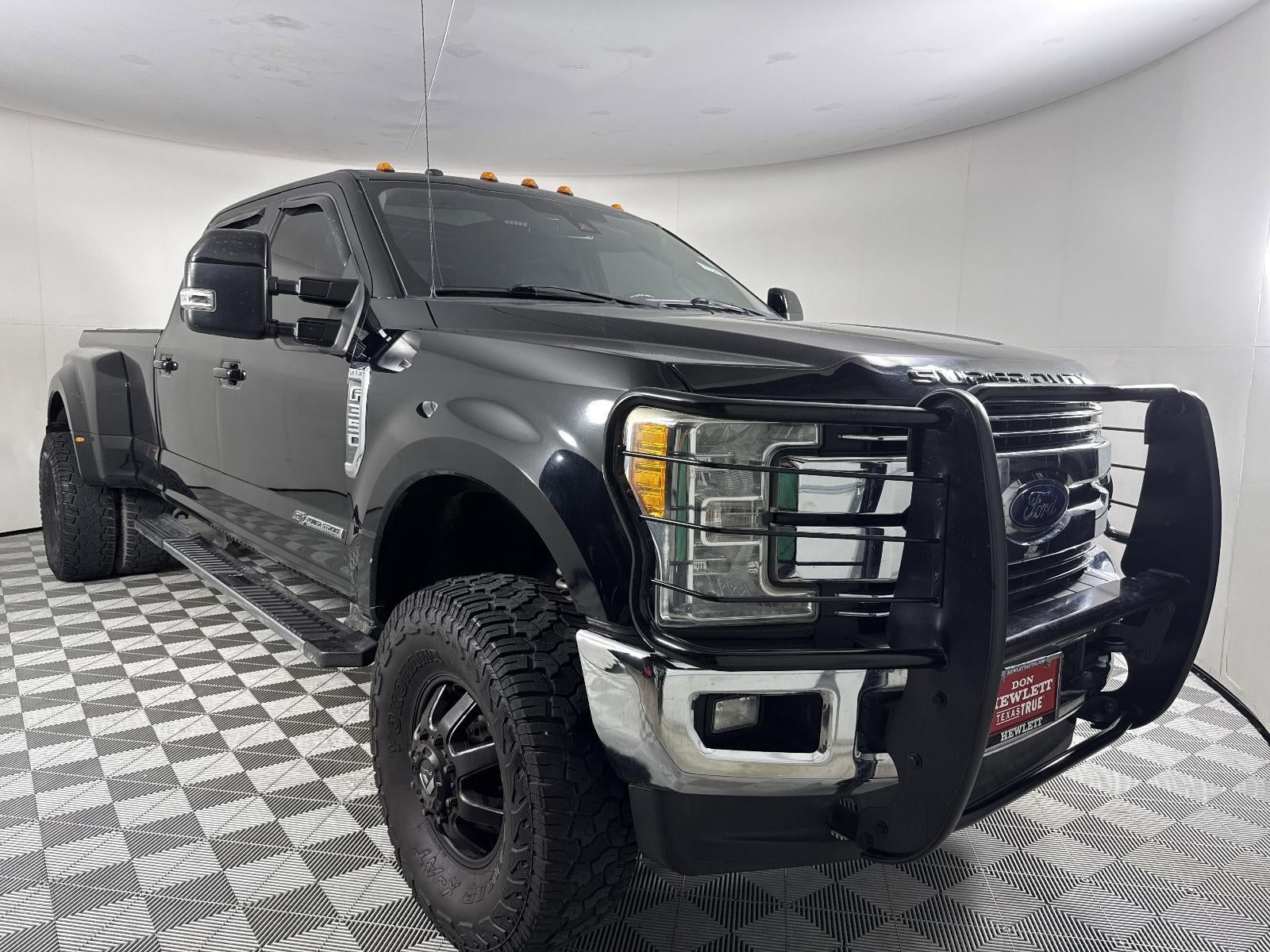 2017 Ford Super Duty F-350 DRW Lariat
