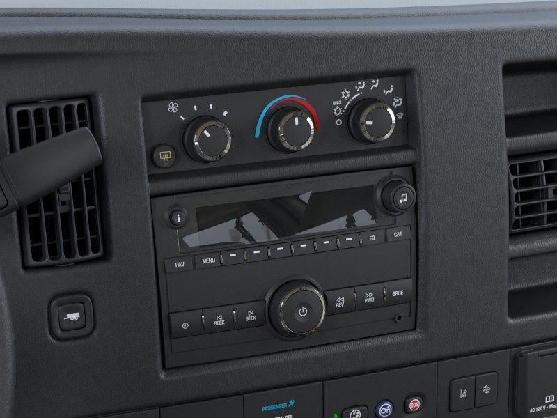 2025 Chevrolet Express Passenger 2500 1LT