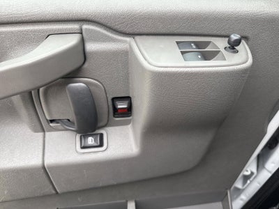 2023 Chevrolet Express Passenger 3500 1LT