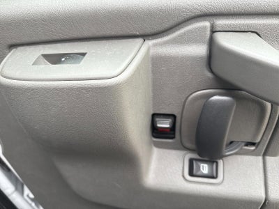 2023 Chevrolet Express Passenger 3500 1LT