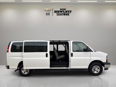 2023 Chevrolet Express Passenger 3500 1LT